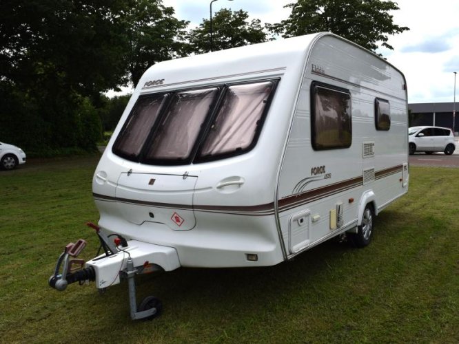 Elddis Force 4502 met mover en airco  foto: 8