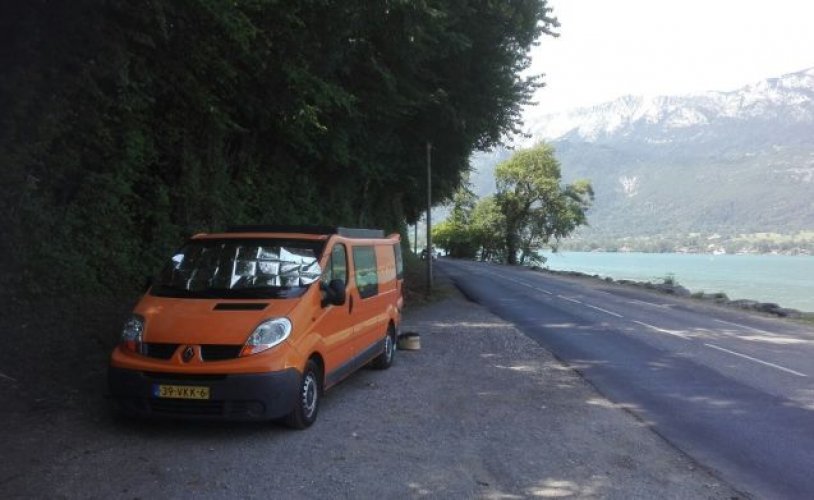 Other 4 pers. Rent a Renault Trafic motorhome in Utrecht? From € 109 pd - Goboony photo: 1