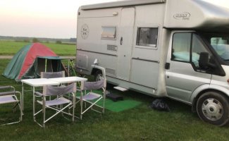 Gué 4 pers. Louer un camping-car Ford à Rijsbergen? À partir de 85 € par jour - Goboony