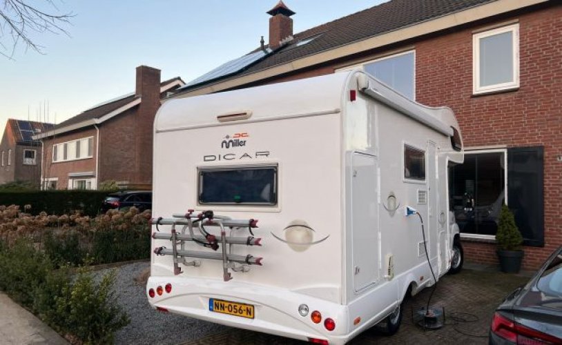 Mobilvetta 5 pers. Rent a Mobilvetta camper in Kaatsheuvel? From €85 pd - Goboony photo: 1