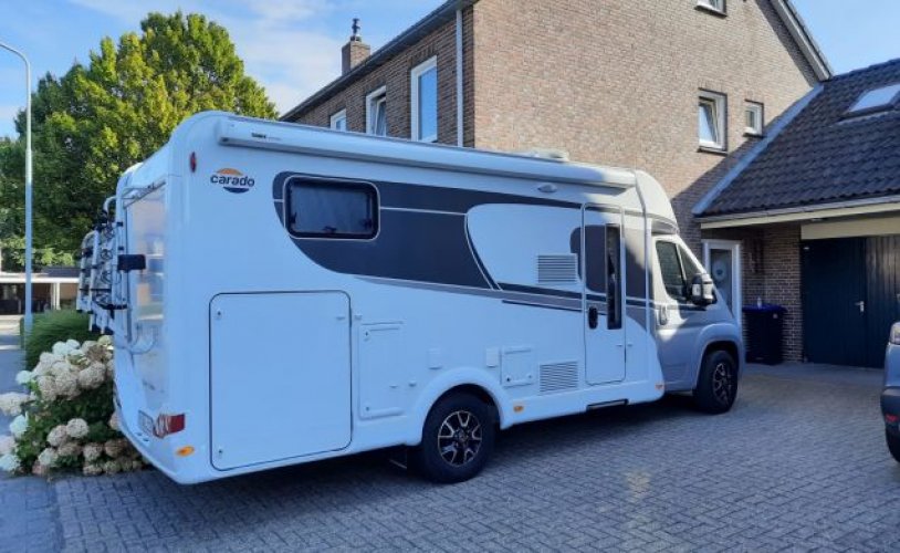 Carado 4 pers. Rent a Carado camper in Groenlo? From € 116 pd - Goboony photo: 0