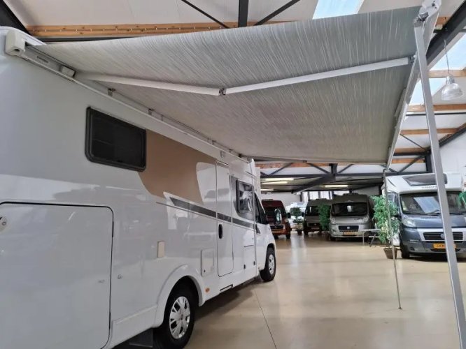 Hymer Carado 448 Enkele Bedden Hefbed  foto: 1