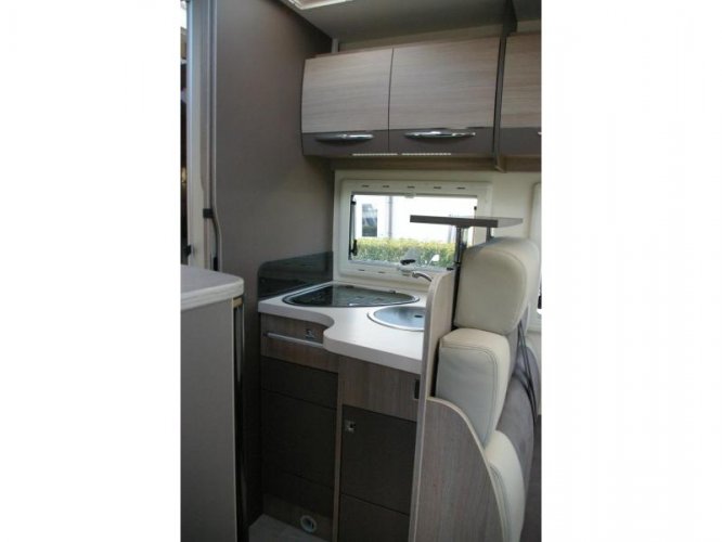 Challenger Genesis 288 EB Queensbed, top indeling.  foto: 7