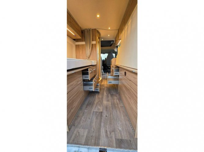 Hymer Yosemite 600 * lengtebedden * 4P * 6M foto: 16