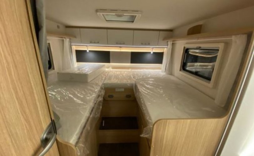 Sunlight 4 pers. Rent a Sunlight camper in Weesp? From € 150 pd - Goboony photo: 0