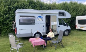 Knaus 4 pers. Rent a Knaus motorhome in Lunteren? From € 70 pd - Goboony