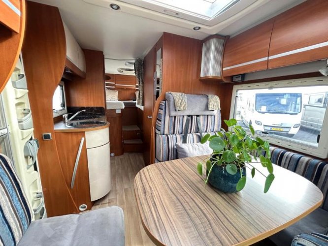 Chausson Welcome 95 enkele-bedden/2009/Airco  foto: 6