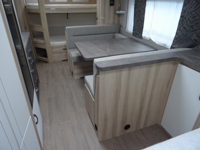 Hobby De Luxe 560 KMFE CARAVAN DEALS foto: 10