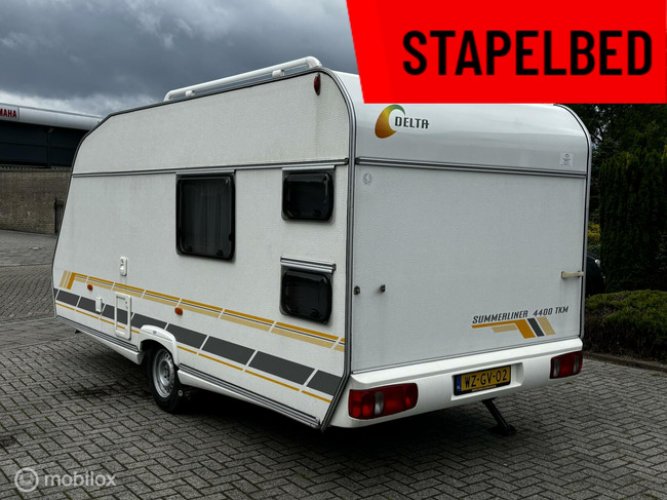 Delta caravans 466D stapelbed vast bed treinzit 935KG