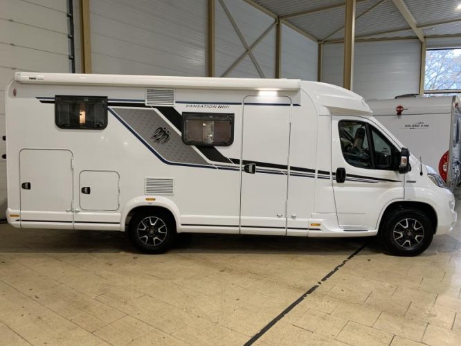 Knaus Vansation 650 MEG ex-verhuur /enkele bedden 