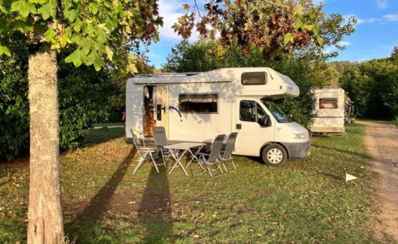 Hymer 5 pers. Rent a Hymer motorhome in Haarlem? From € 90 pd - Goboony photo: 0