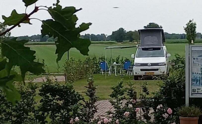 Volkswagen 4 pers. Volkswagen camper huren in Rijsenhout? Vanaf € 103 p.d. - Goboony