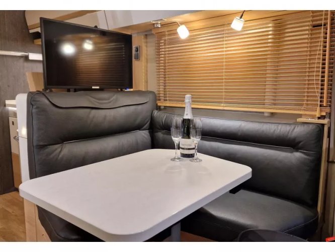 Hymer BML Master Line 880 met alle denkbare opties!  foto: 17