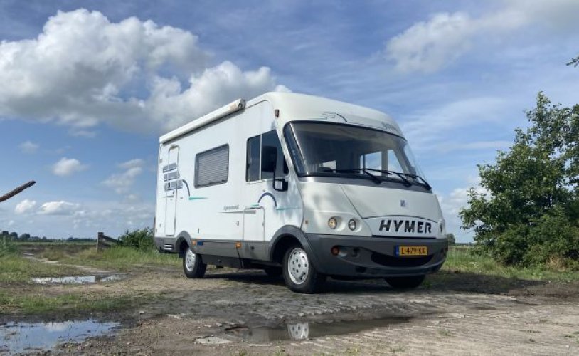Hymer 4 pers. Rent a Hymer motorhome in Winkel? From € 91 pd - Goboony photo: 1
