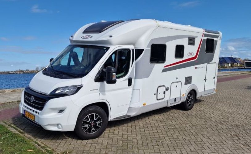 LMC 4 pers. Rent an LMC motorhome in Amsterdam? From €121 pd - Goboony photo: 0