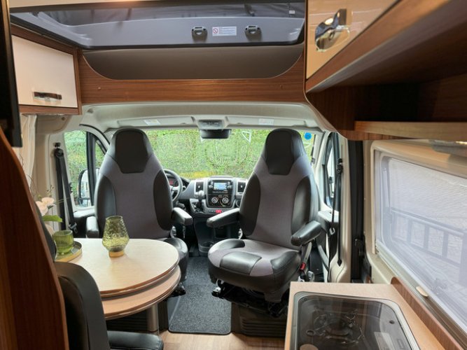 Pössl Globecar Campscout B 640 Hefdak 180 pk AUTOMAAT Euro6 Fiat Ducato Maxi**Lengtebedden/5 slaapplaatsen/Bomvol opties/2e eigenaar/S foto: 9