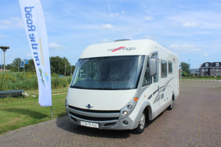 Carthago 4.2  Integraal 2.3 M-jet 148 PK, Alko chassis light, Motor-airco, Hefbed & dwarsbed, Garage, Draaistoelen voor, L zit, zij-zit, etc. Marum (Groningen) hoofdfoto: 1