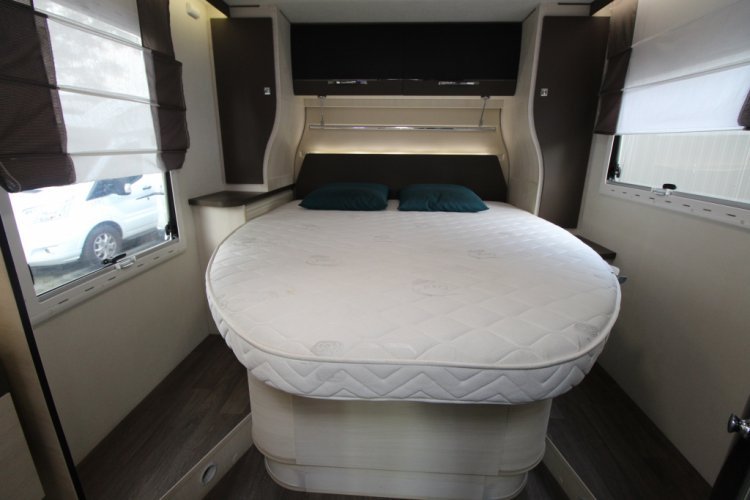 CHAUSSON WELCOME 718 XLB Hefbed Queensbed Luifel Airco TV 4/5 persoons foto: 13