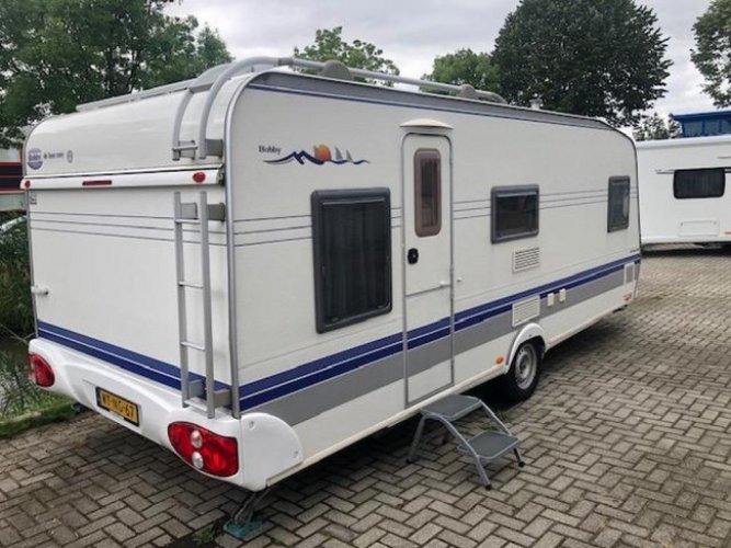 Hobby De luxe Easy 560 KMfe stapelbed en frans bed