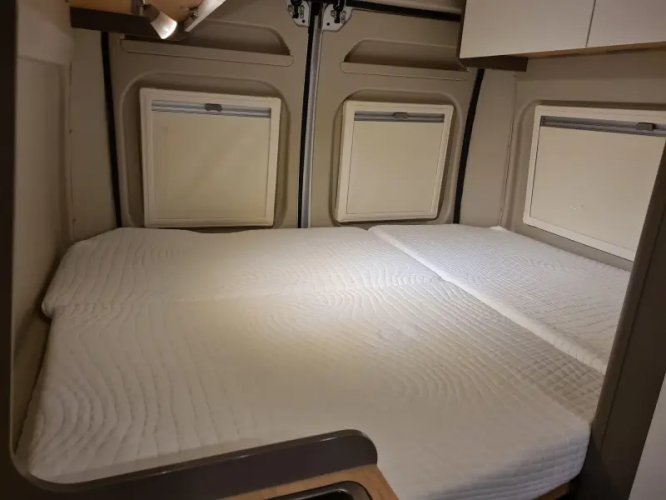 LMC Innovan 600 Dwarsbed/Nieuwstaat  foto: 16