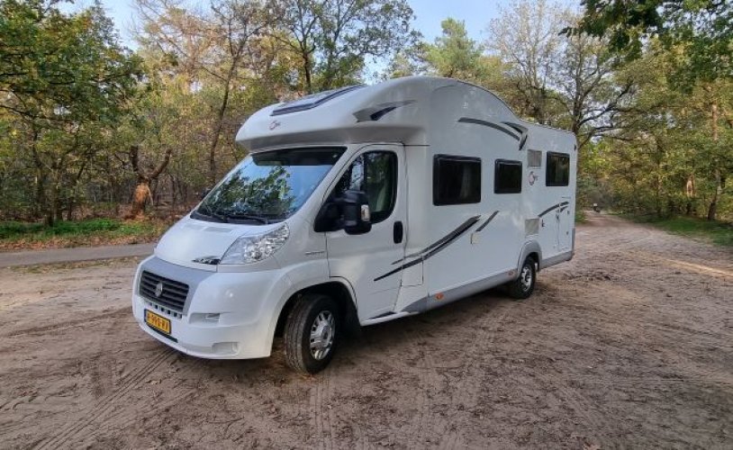 Fiat 4 pers. Rent a Fiat camper in Teteringen? From € 107 pd - Goboony photo: 0