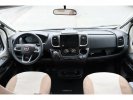 LMC Cruiser V646 140 ch JTD | Nouveau disponible en stock | Lits longitudinaux | Toit panoramique | photos : 3