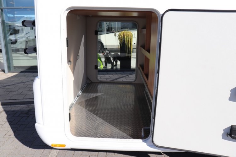 Knaus Sun TI 650 Platinum compact 6.99 m enkele bedden vlakke vloer (43  foto: 13