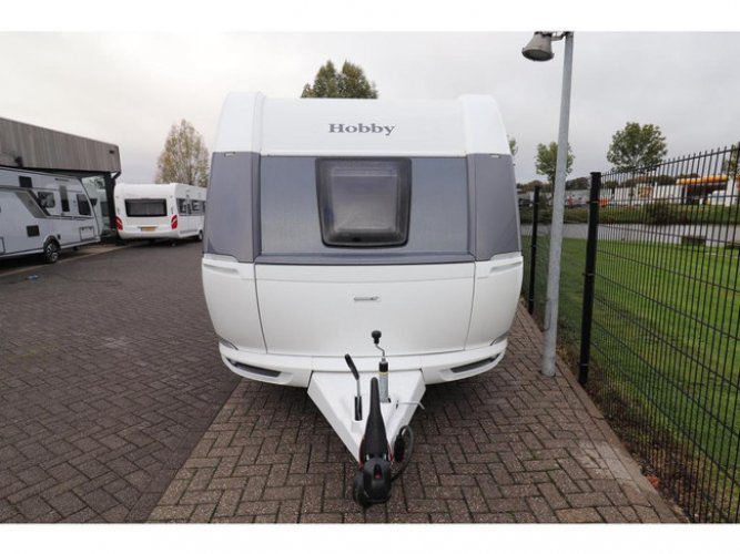 Hobby De Luxe 540 KMFE Model 2025 | 1800Kg | 050