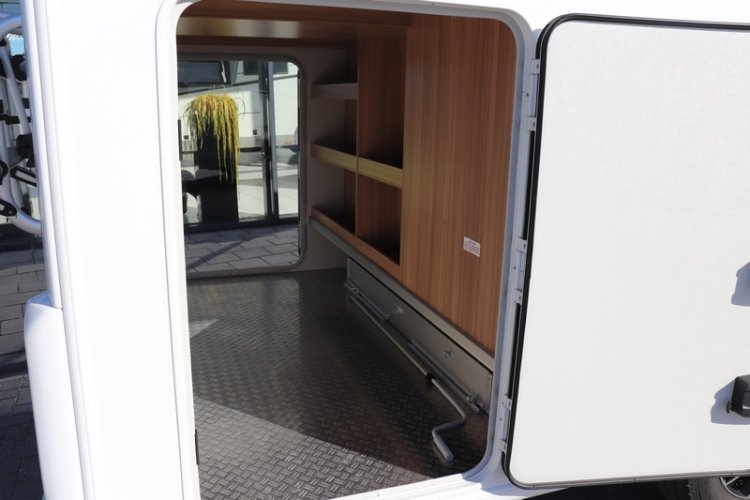 Knaus Sun TI 650 Platinum compact 6.99 m enkele bedden vlakke vloer (43  foto: 15