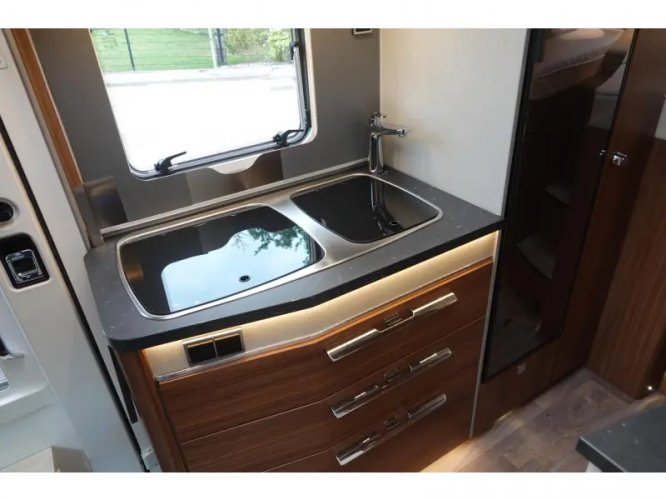 Hymer BMC-T 580 automaat  foto: 17