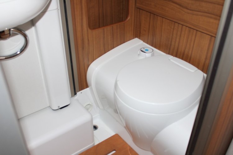 Compact lichtgewicht en smalle Hymer Exsis T 578 Experience enkele bedden (53  foto: 39