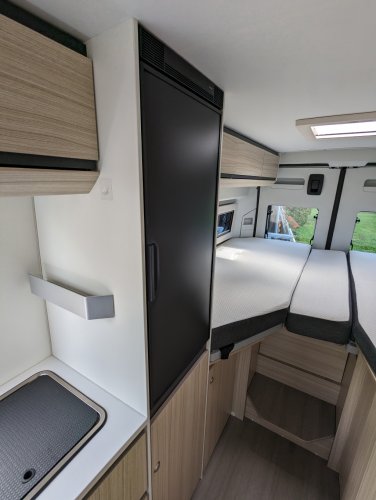 ADRIA TWIN 640SL lengtebedden busbiker foto: 23