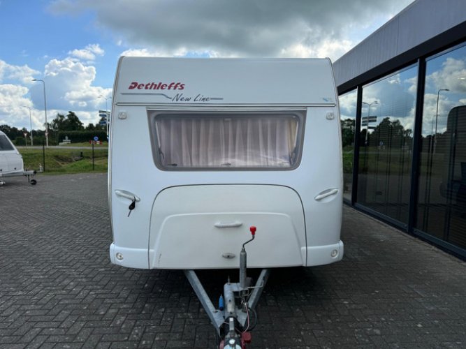 Dethleffs Camper 440 DB, VOORTENT foto: 12