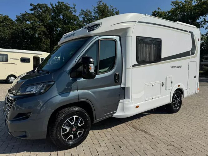 Knaus Weinsberg 550 Vastbed Garage 