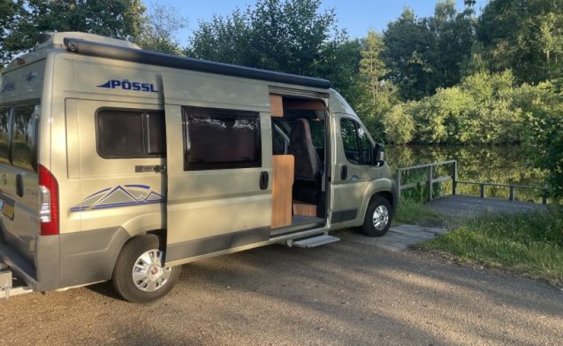 Possl 3 pers. Rent a Pössl motorhome in Someren? From € 85 pd - Goboony photo: 0