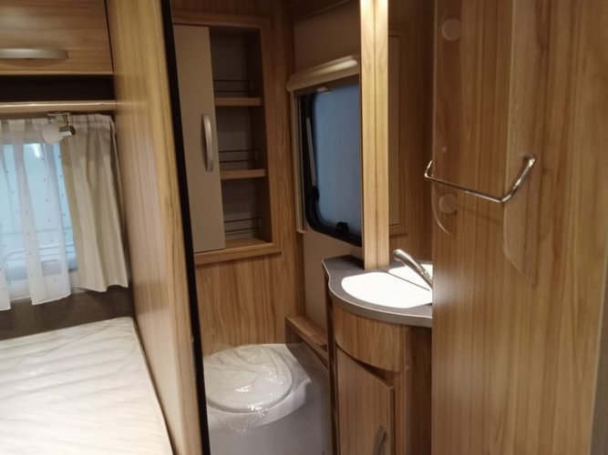 Eriba Nova Light 465 CARAVAN DEALS foto: 14