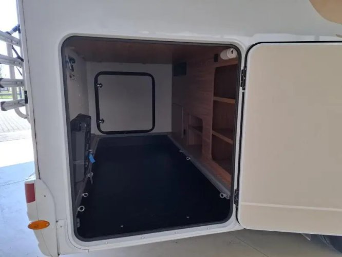 Hymer Carado 448 Enkele Bedden Hefbed 