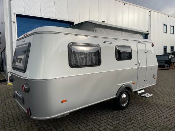 Eriba Touring Urban 642 DIRECT LEVERBAAR 