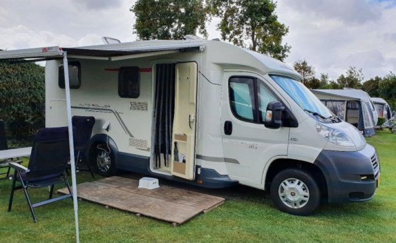 Fiat 3 pers. Louer un camping-car Fiat à Swalmen ? À partir de 99 € pj - Goboony photo : 0