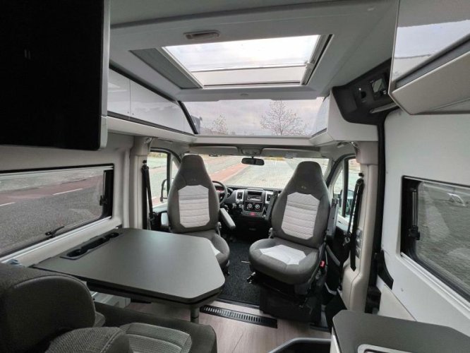 Adria Twin Supreme 600 SPB 1e Eigenaar & Busbiker  foto: 10