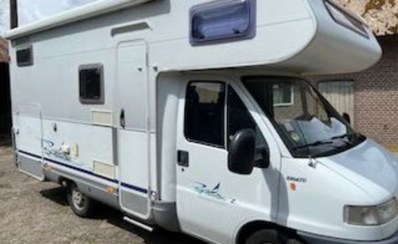 Dethleffs 6 pers. Rent a Dethleffs motorhome in Baarn? From € 72 pd - Goboony photo: 0
