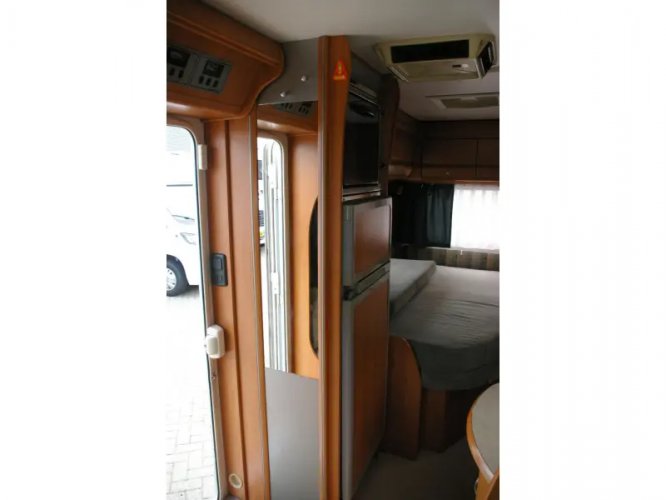 Hymer Eriba 636 Fransbed, Hefbed.  foto: 12