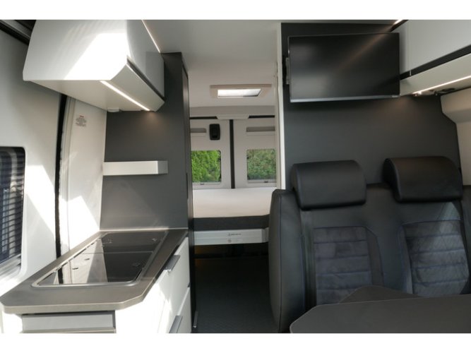 Adria Twin Supreme 640 SGX 180 pk AUTOMAAT 9-Traps Euro6 Fiat Ducato 8 **Lengtebedden in hoogte verstelbaar/4 zitplaatsen/Trekhaak/Lui foto: 11