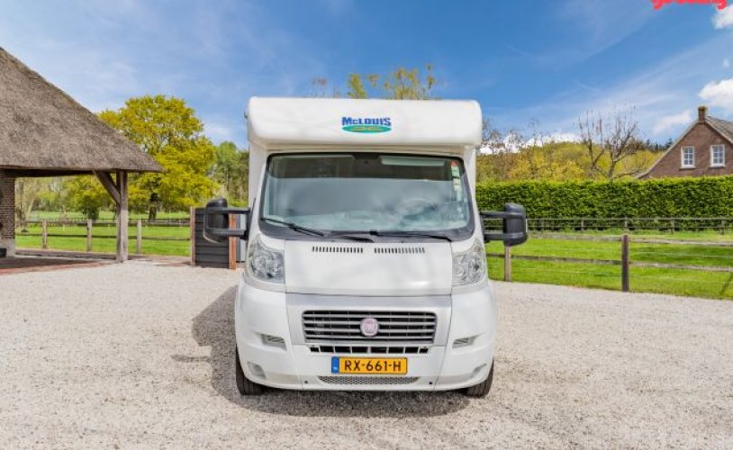 McLouis 3 pers. Rent a McLouis motorhome in East, West and Middelbeers? From € 79 pd - Goboony photo: 1