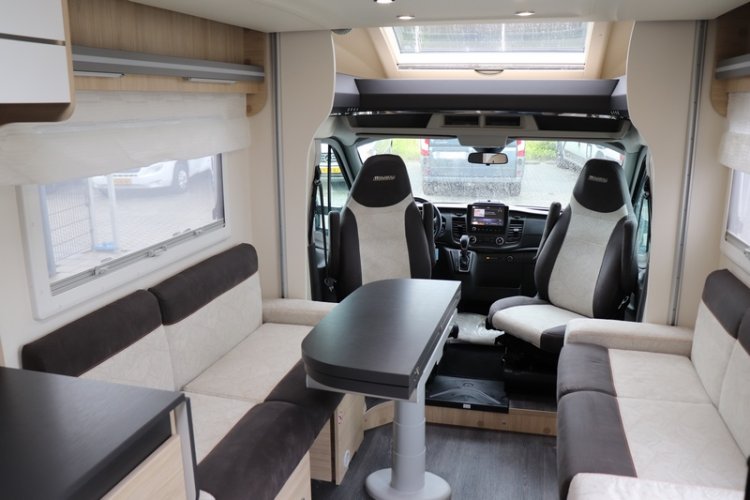 Ruimtewonder Chausson Titanium Vip 640 AUTOMAAT 170 pk elektrische verstelbaar hefbed (70  foto: 26