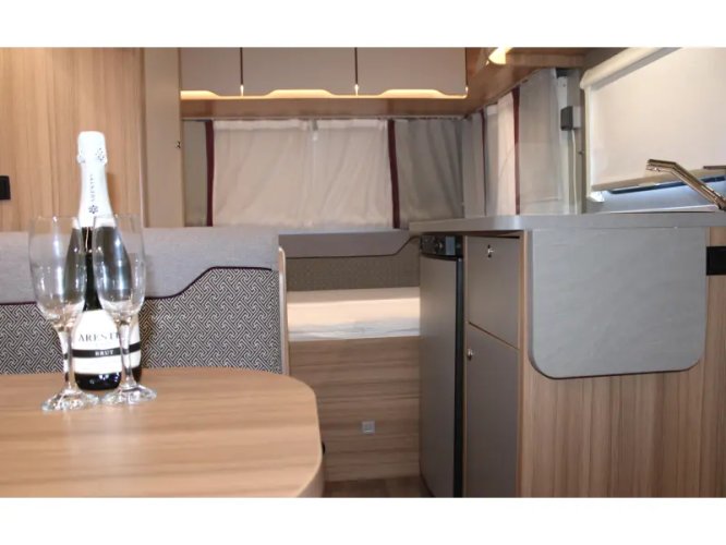 Weinsberg CaraOne Hot Edition 390 QD Dwarsbed / Mover  foto: 15