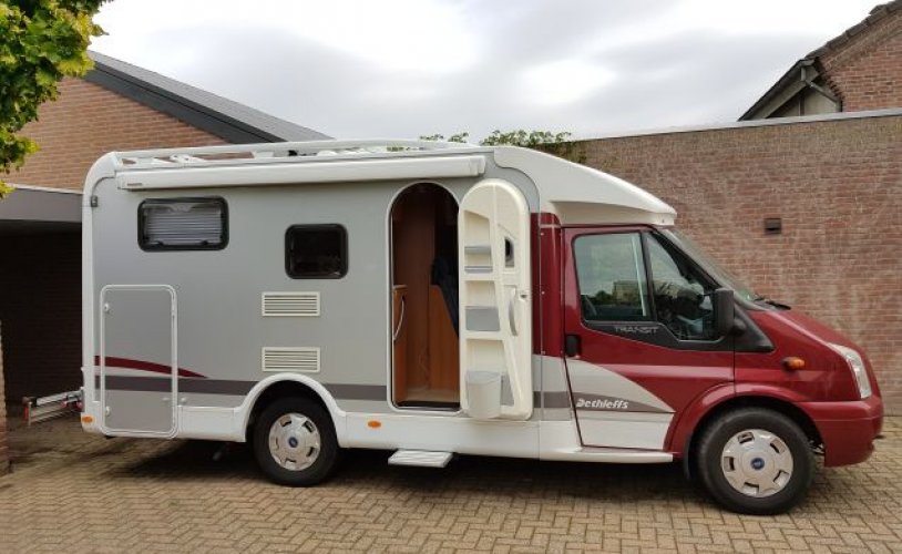Dethleffs 2 pers. Rent a Dethleffs motorhome in Oirlo? From € 121 pd - Goboony photo: 0