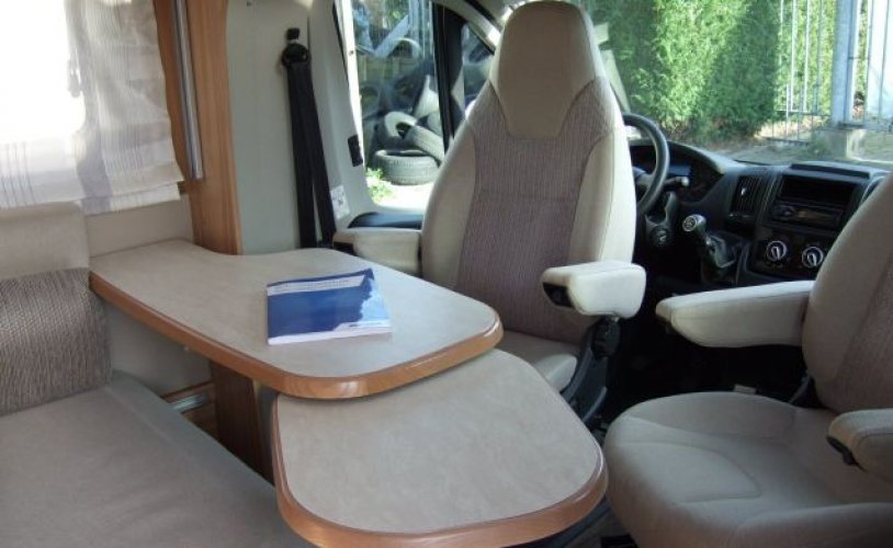 Hymer 3 pers. Rent a Hymer motorhome in Bovensmilde? From € 87 pd - Goboony photo: 1