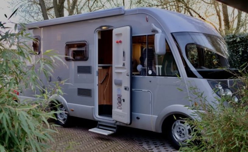 Hymer 4 pers. Rent a Hymer motorhome in Hengelo? From € 115 pd - Goboony photo: 0