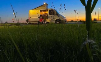 Renault 2 pers. Louer un camping-car Renault à Groningue ? À partir de 57 € par jour - Goboony